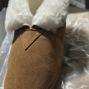 Women's Tan Suede Slippers with Plush Lining
